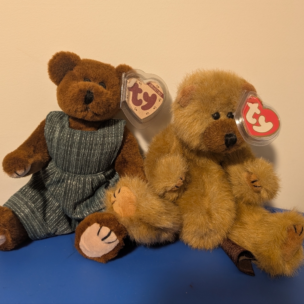 2/$25 TY Bears, Beanie Baby, Attic Treasure Collection, "Henry" And "Cody", 1993